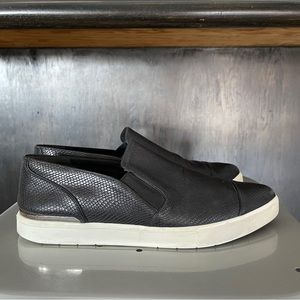 Vince Point Toe Special Edition Paeyre Black Snakeskin Leather SlipOn Shoe 9